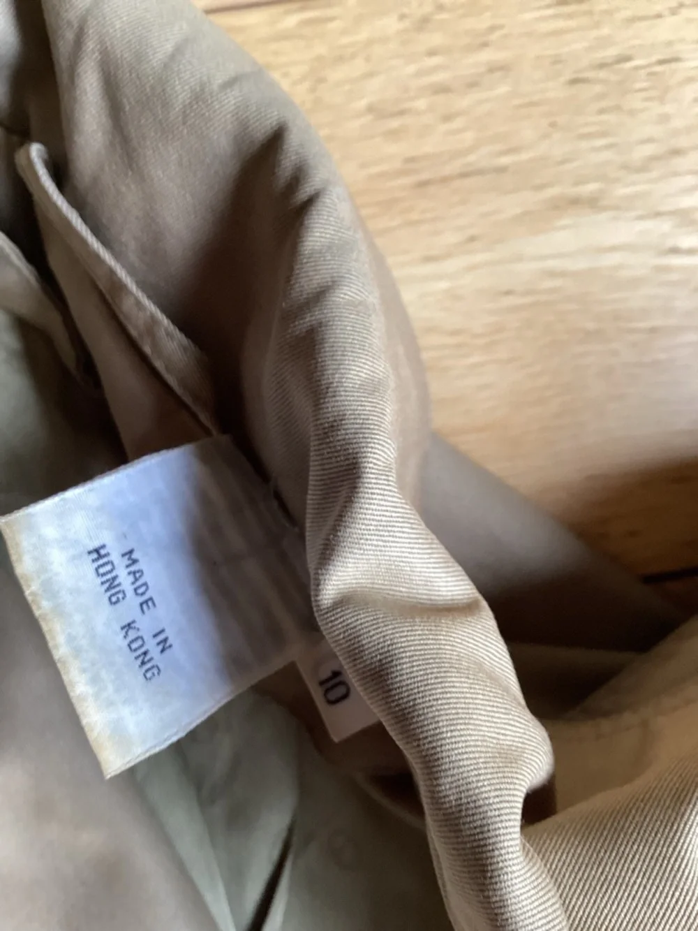 Christian Dior Classic Beige Trench Coat - Picture 9 of 9